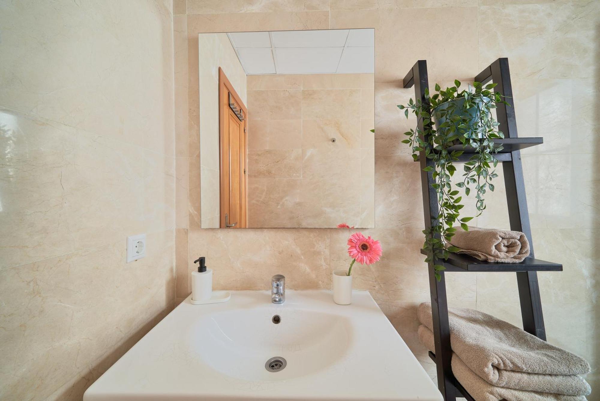 Apartamento En El Centro, Tranquilo Y Luminoso Málaga Esterno foto